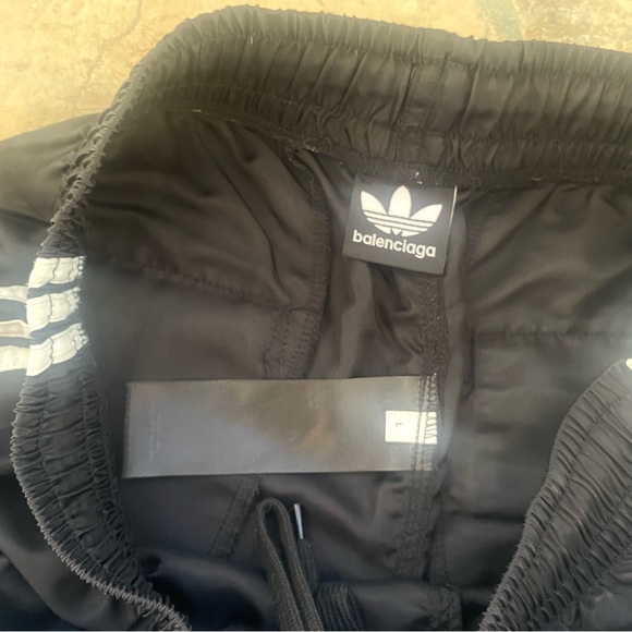 Balenciaga X Adidas - Picture 4 of 10